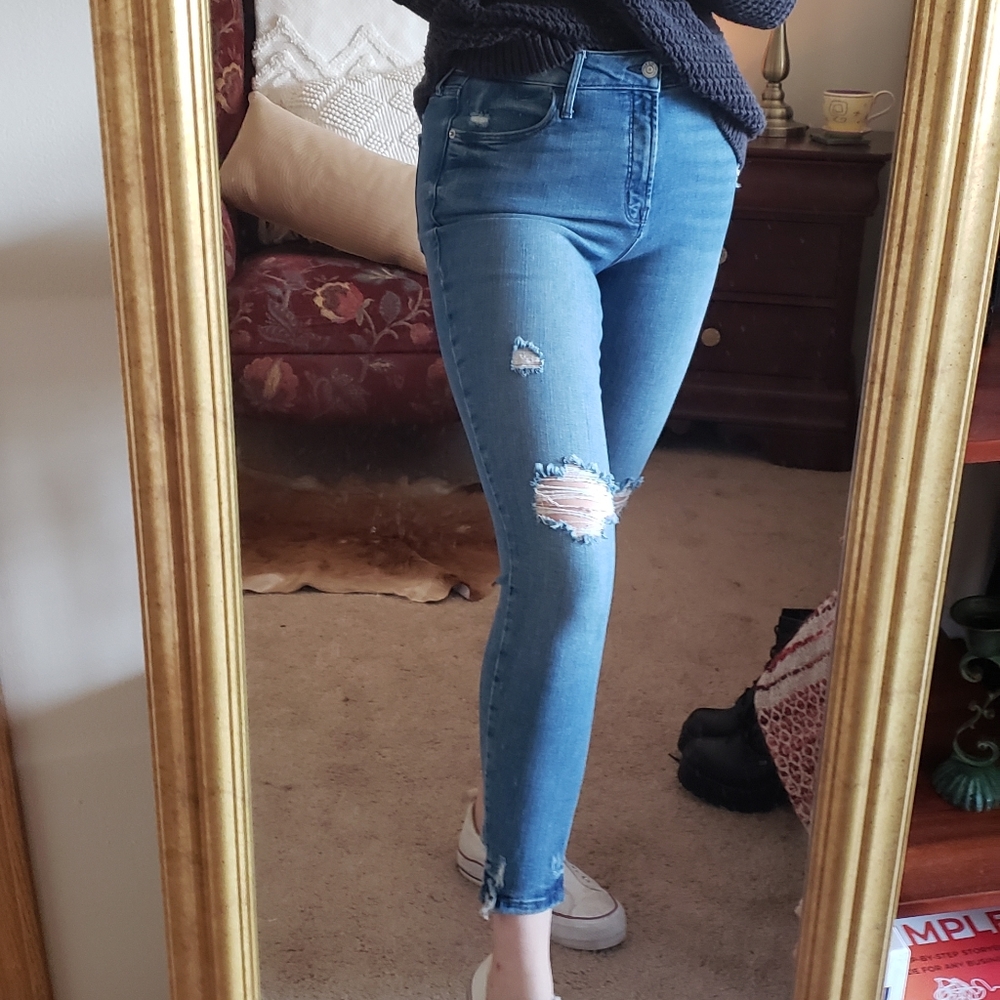 Old Navy Rockstar Highrise Ankle Distressed jeans